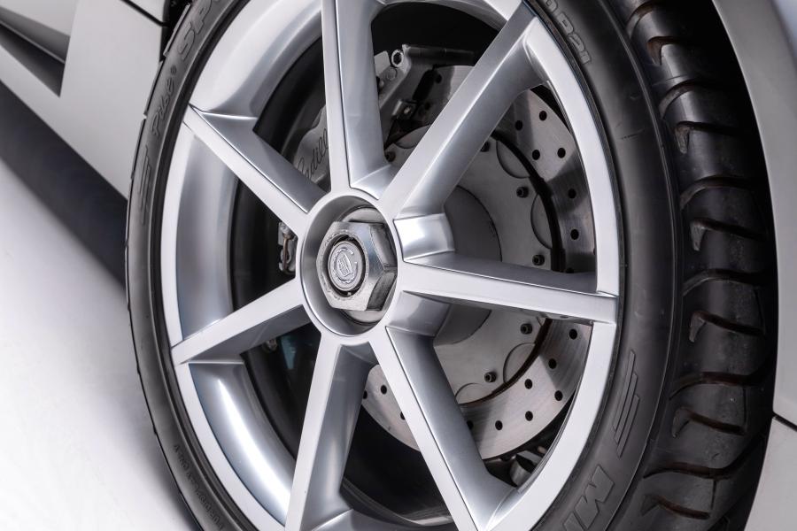 Колеса Cadillac Cien Concept 2002 года  (фото 31 из 50)